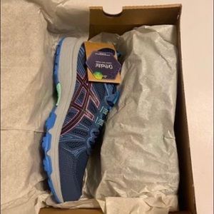 ASICS women’s leisure shoes size 9